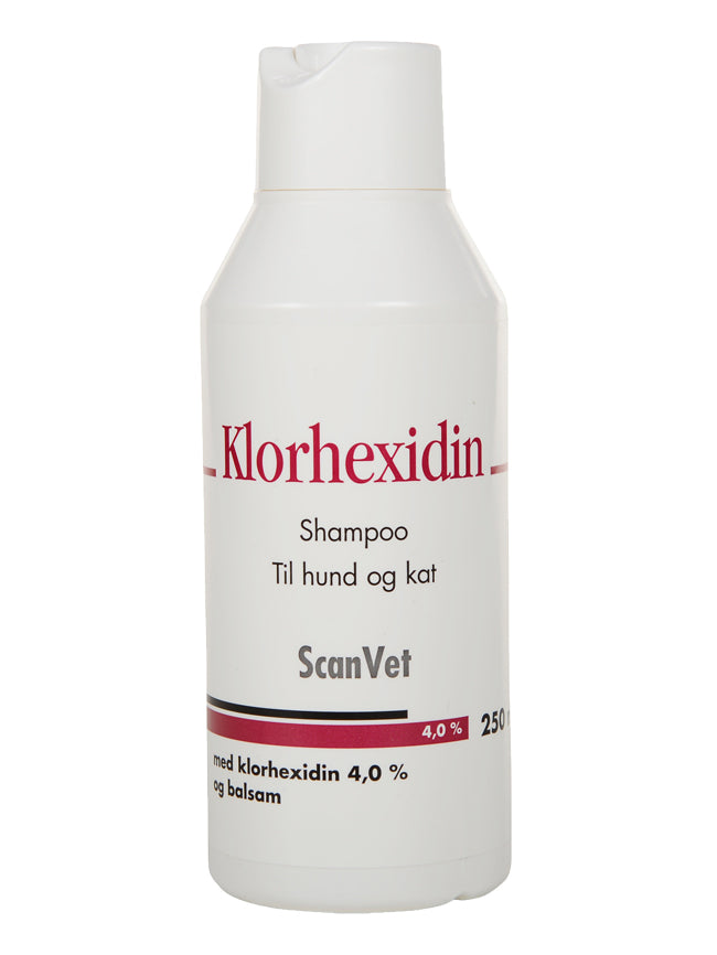 Plejende shampoo med 4% klorhexidin og balsam til hunde og katte. Klorhexidin shampoo er desuden velegnet til heste, som døjer med muk. 